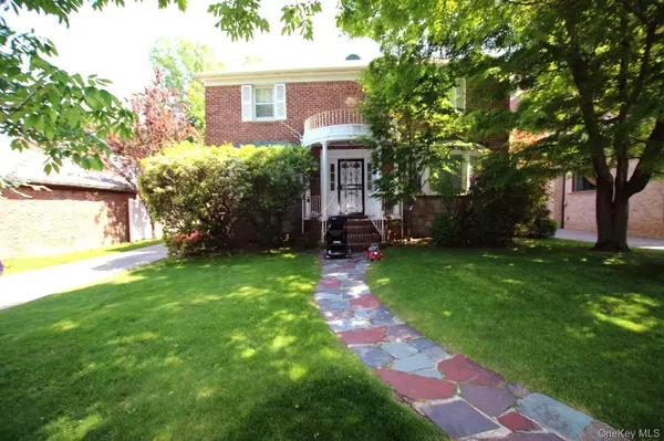 18714 Aberdeen RD, Jamaica Estates, NY 11432