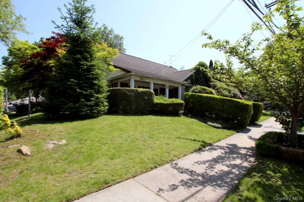 82-04 188th ST, Jamaica Estates, NY 11423