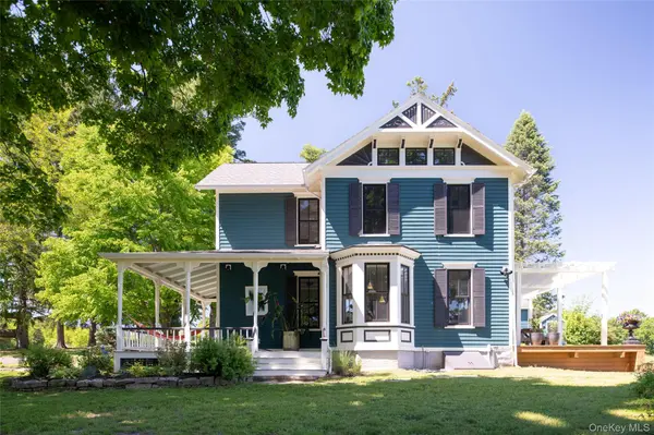 1838 River Rd, West Coxsackie, NY 12124