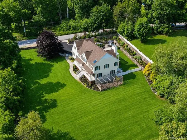 104 Mountain View RD, Cortlandt Manor, NY 10567