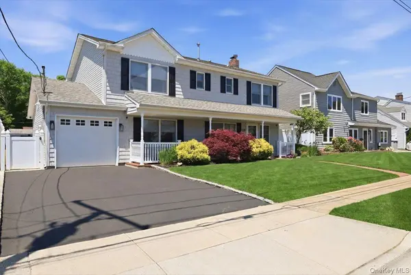 346 Seaford AVE, Massapequa, NY 11758
