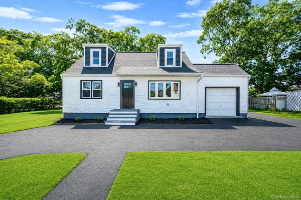 26 Brandon AVE, Amityville, NY 11701