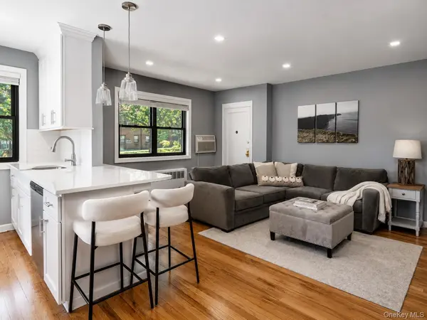 245-02 61st AVE #L, Little Neck, NY 11362
