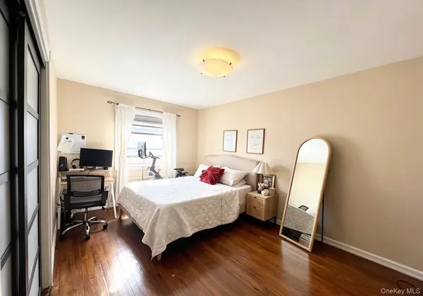 6968 137th ST #1B, Flushing, NY 11367