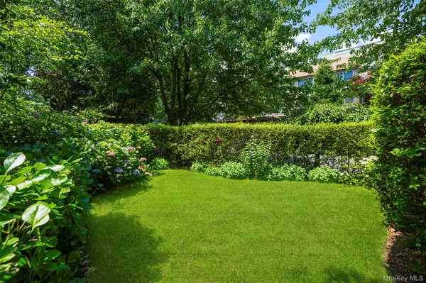 398 Cortlandt AVE #8, Mamaroneck, NY 10543