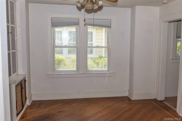 209 Sherman ST, Lynbrook, NY 11563