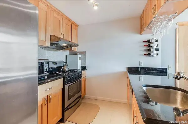 63-14 Queens BLVD #8H, Woodside, NY 11377