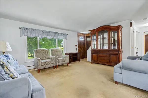 51 Coolidge ST, Blauvelt, NY 10913