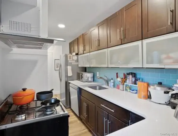 67-40 Yellowstone BLVD #6L, Forest Hills, NY 11375