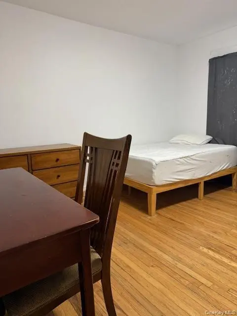 17 Hope ST, Hempstead, NY 11550