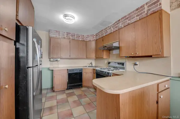 921 127th ST, College Point, NY 11356