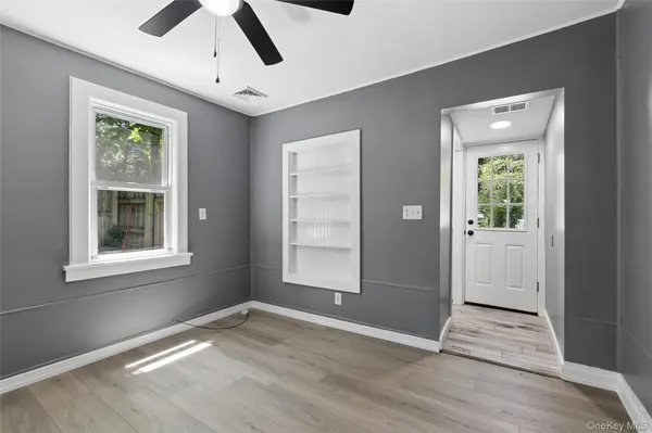 26 Flanders BLVD, Flanders, NY 11901