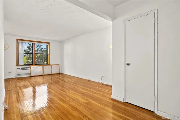 140-39 34th AVE #2T, Flushing, NY 11354