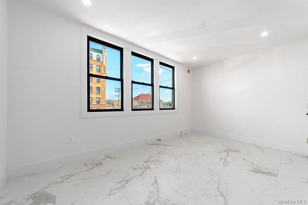 78-84 E Park AVE, Long Beach, NY 11561