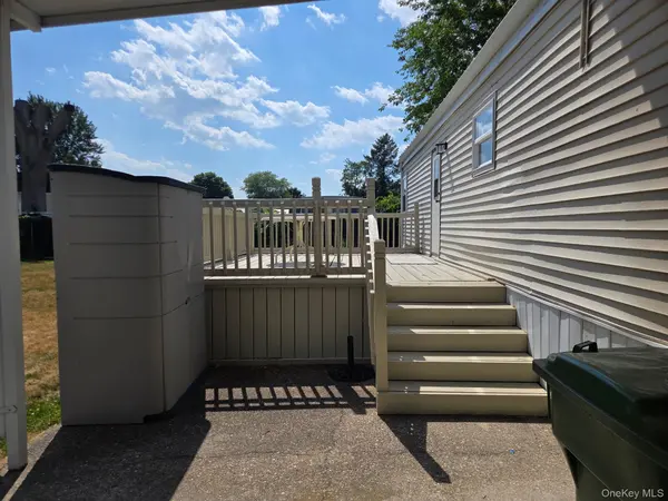 70 Revere DR, Bohemia, NY 11716