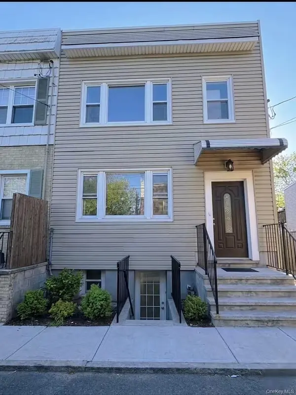 5752 75th ST, Middle Village, NY 11379