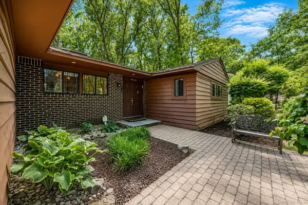 96 Fulton BLVD, Commack, NY 11725