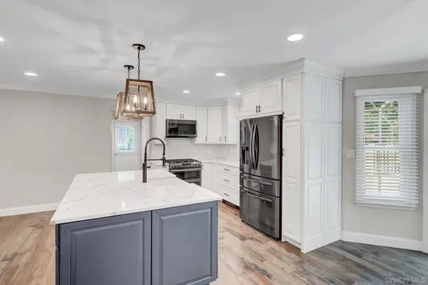 27 4th AVE, Rocky Point, NY 11778