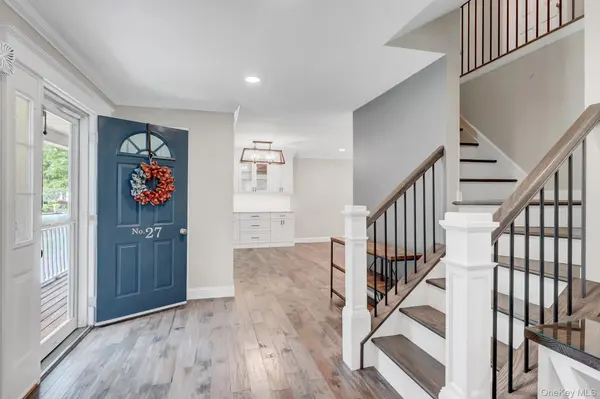 27 4th AVE, Rocky Point, NY 11778