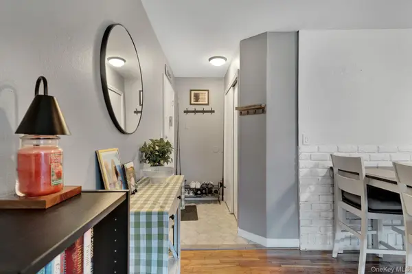 14 Ivy ST #1A, Farmingdale, NY 11735
