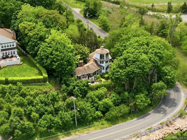 195 Shore RD, Mount Sinai, NY 11766