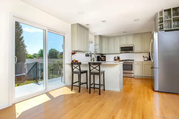 18 Barrett PL, Beacon, NY 12508
