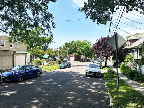 6538 51st RD, Woodside, NY 11377