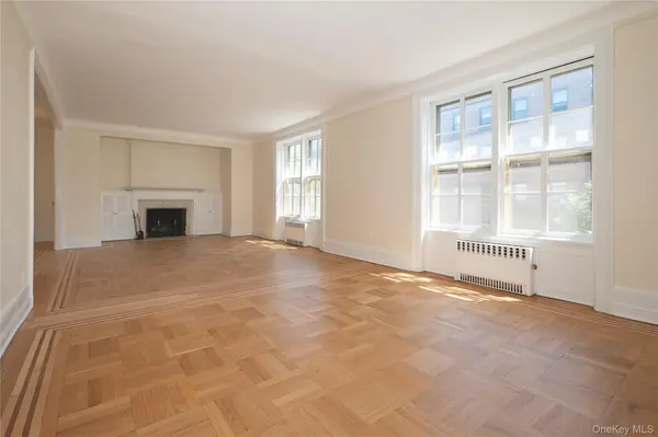 34-22 81 ST #42, Jackson Heights, NY 11372
