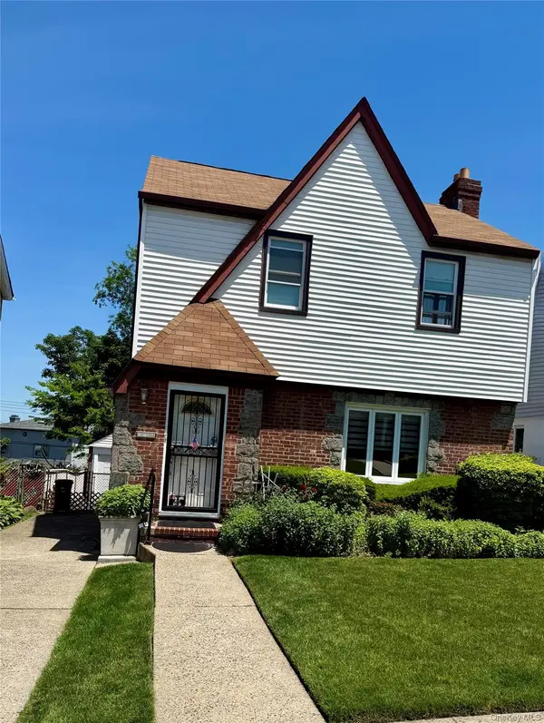 15-17 146th ST, Whitestone, NY 11357