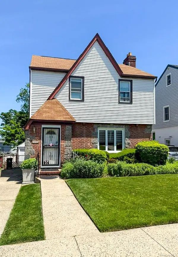 15-17 146th ST, Whitestone, NY 11357