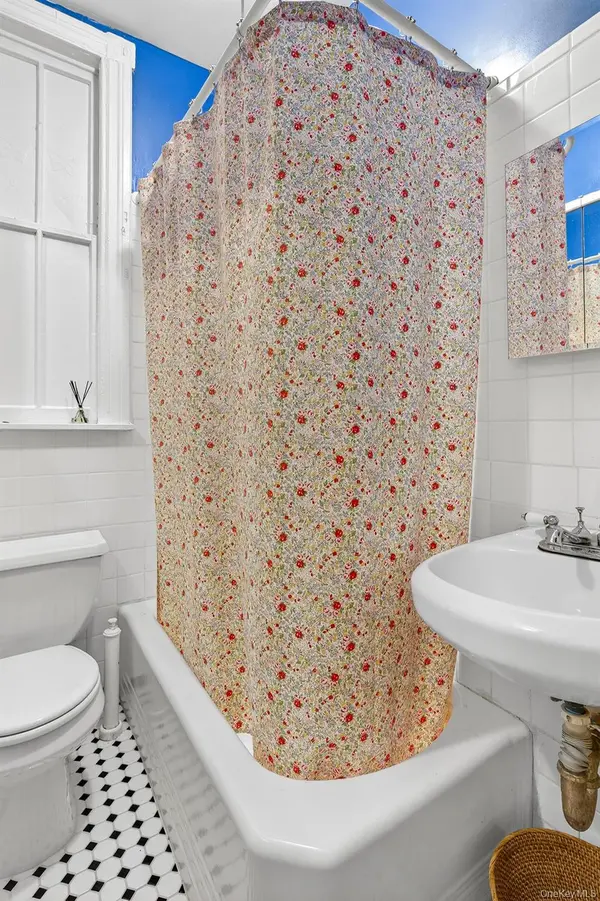 34 Sutton ST, Brooklyn, NY 11222
