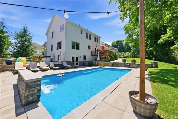 5 Gleneagles CT, Monroe, NY 10950