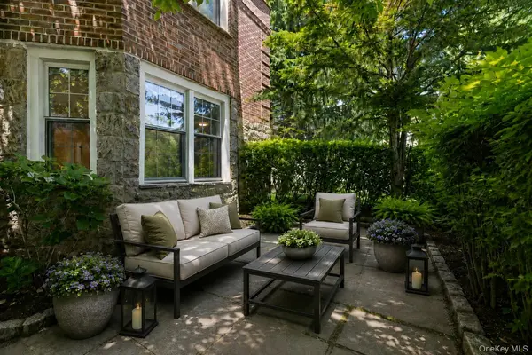 9 Sentry PL #Garden, Scarsdale, NY 10583