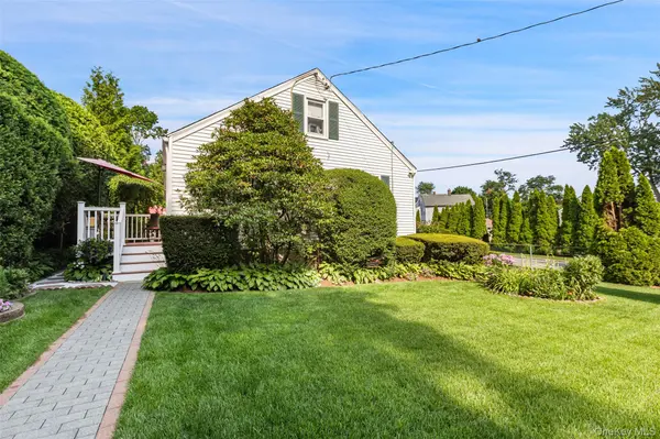 11 Brook RD, Port Chester, NY 10573