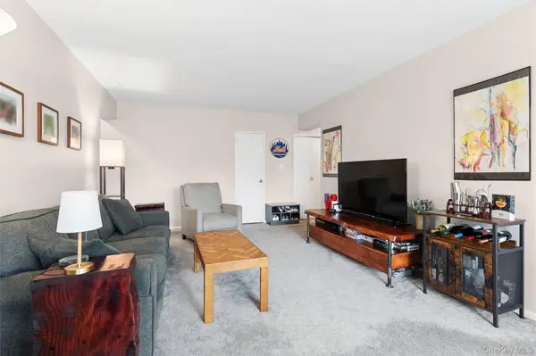 61 Maine AVE #D12, Rockville Centre, NY 11570