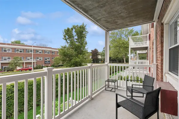 61 Maine AVE #D12, Rockville Centre, NY 11570