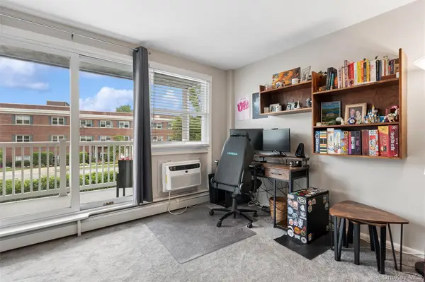 61 Maine AVE #D12, Rockville Centre, NY 11570