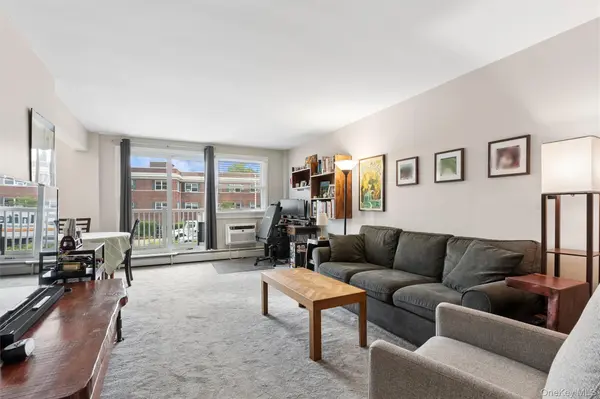 61 Maine AVE #D12, Rockville Centre, NY 11570