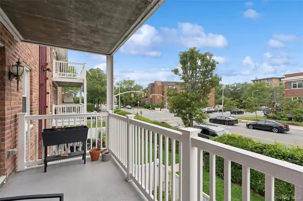 61 Maine AVE #D12, Rockville Centre, NY 11570