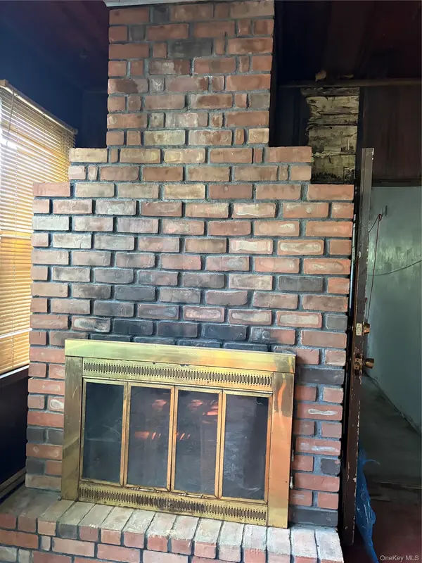 182 E Rockaway RD, Hewlett, NY 11557
