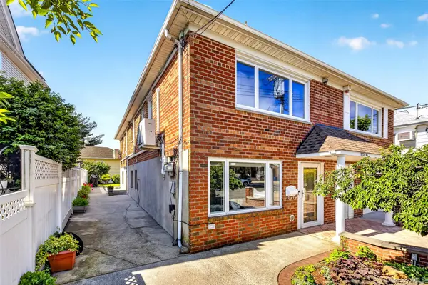 125-16 5th AVE, College Point, NY 11356
