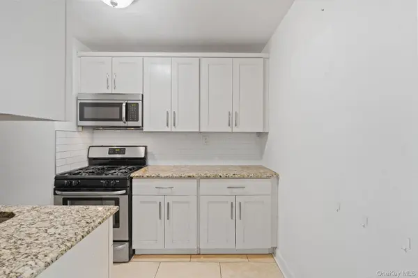 139-15 83rd AVE #305, Briarwood, NY 11435