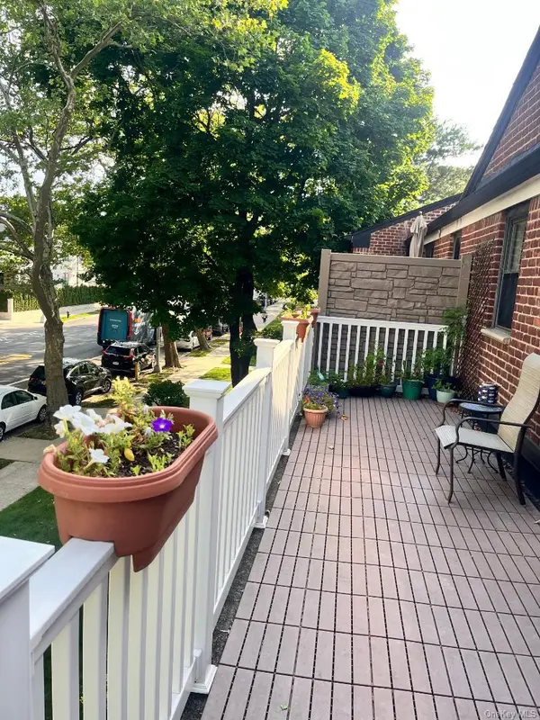 196-69 73 AVE #2, Fresh Meadows, NY 11366