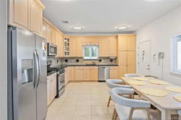 170 McKinley AVE, Franklin Square, NY 11010