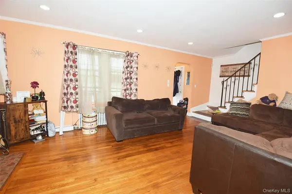 1020 Garden PL, Baldwin, NY 11510