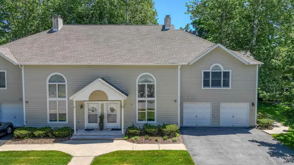 5 Village CV, Warwick, NY 10990