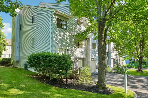 12 Evan CT, Nanuet, NY 10954