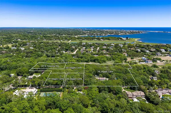 18 Jagger LN, Westhampton, NY 11977