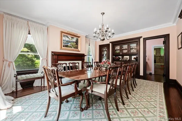 563 Asharoken AVE, Northport, NY 11768