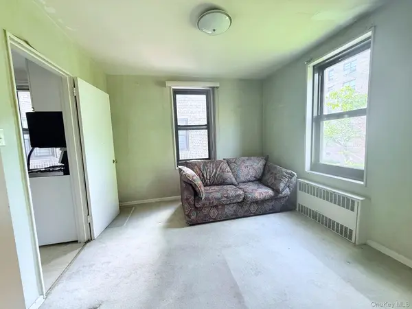 83-20 98 ST #2P, Woodhaven, NY 11421